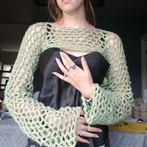 Pale green shrug